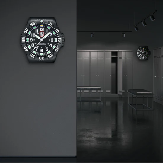 Luminox Wall Clock 40cm - XL.BIG.40 - Image 3